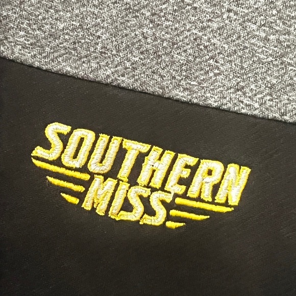 FINAL PRICE Southern Marsh Men's Black and Gray Sweater - Picture 2 of 5